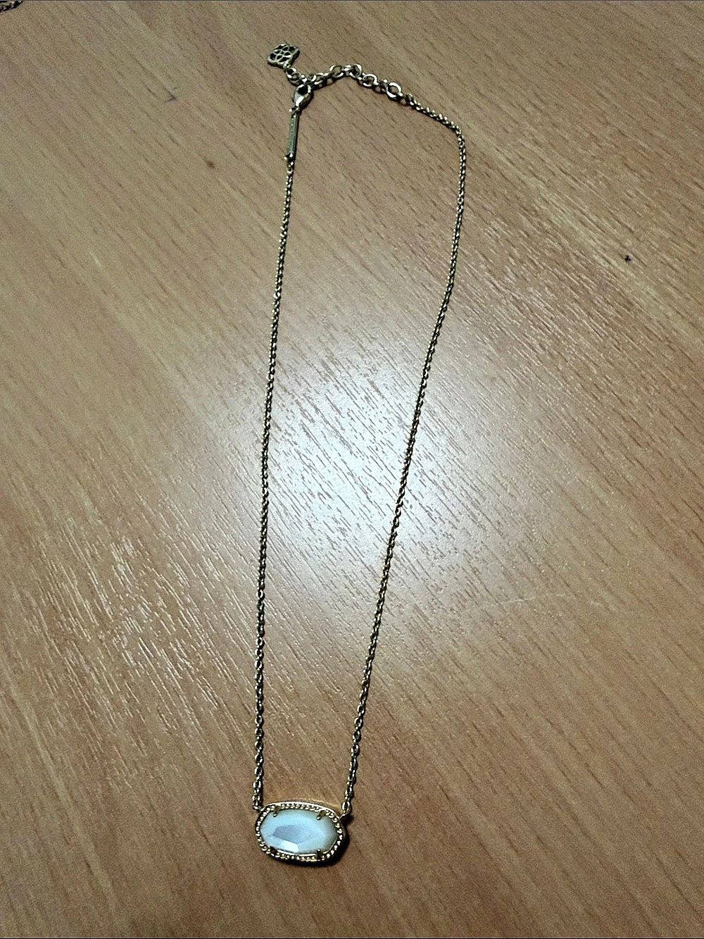 Kendra Scott Elisa Pendant (Opalescent) Necklace Gold-Tone Pendant Necklace